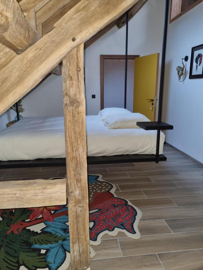 Cerf, Ouvre-Moi B&B ロシュフォール エクステリア 写真